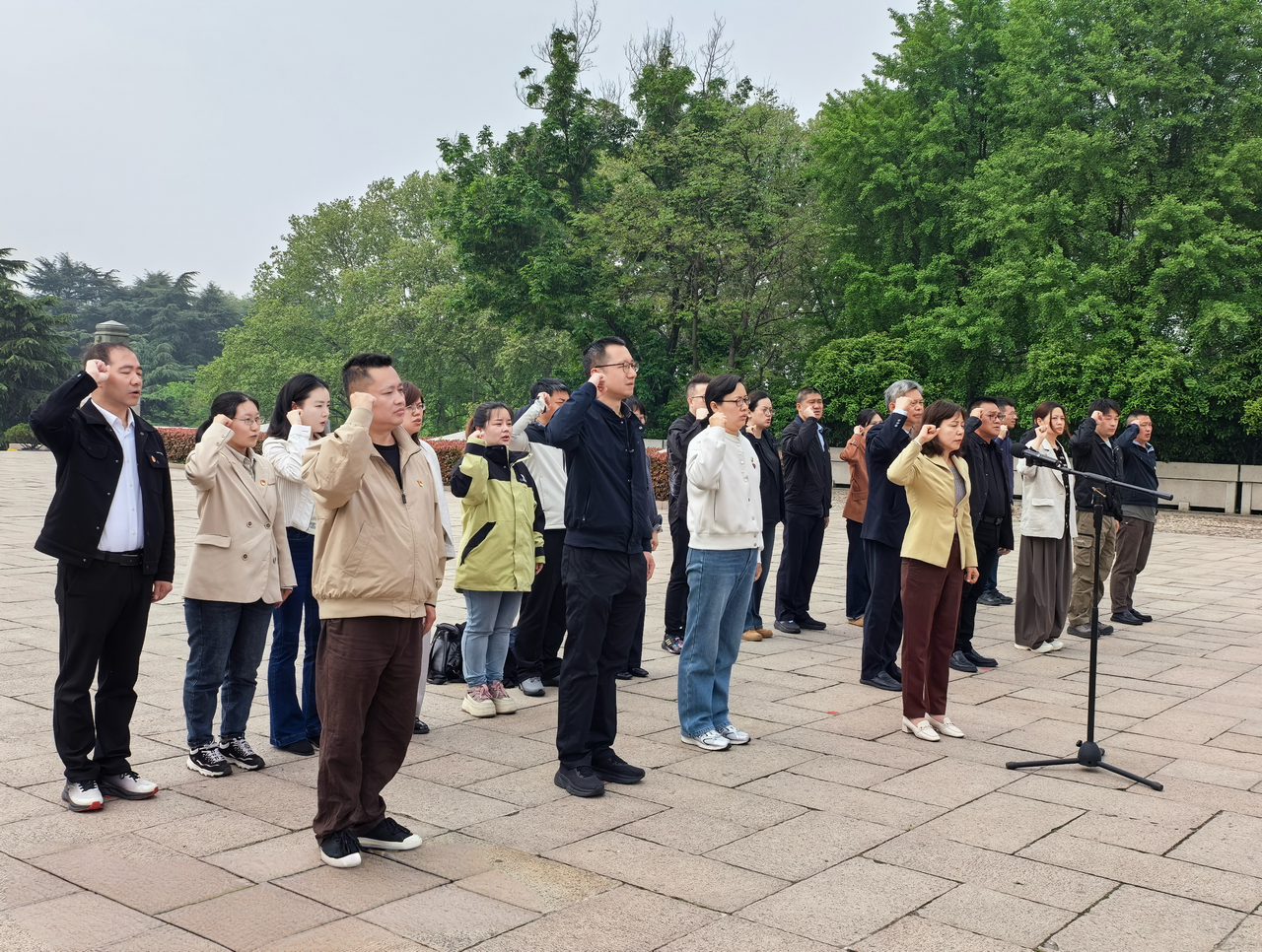 
                信仰雨花 地质同行  党建共建启新程
