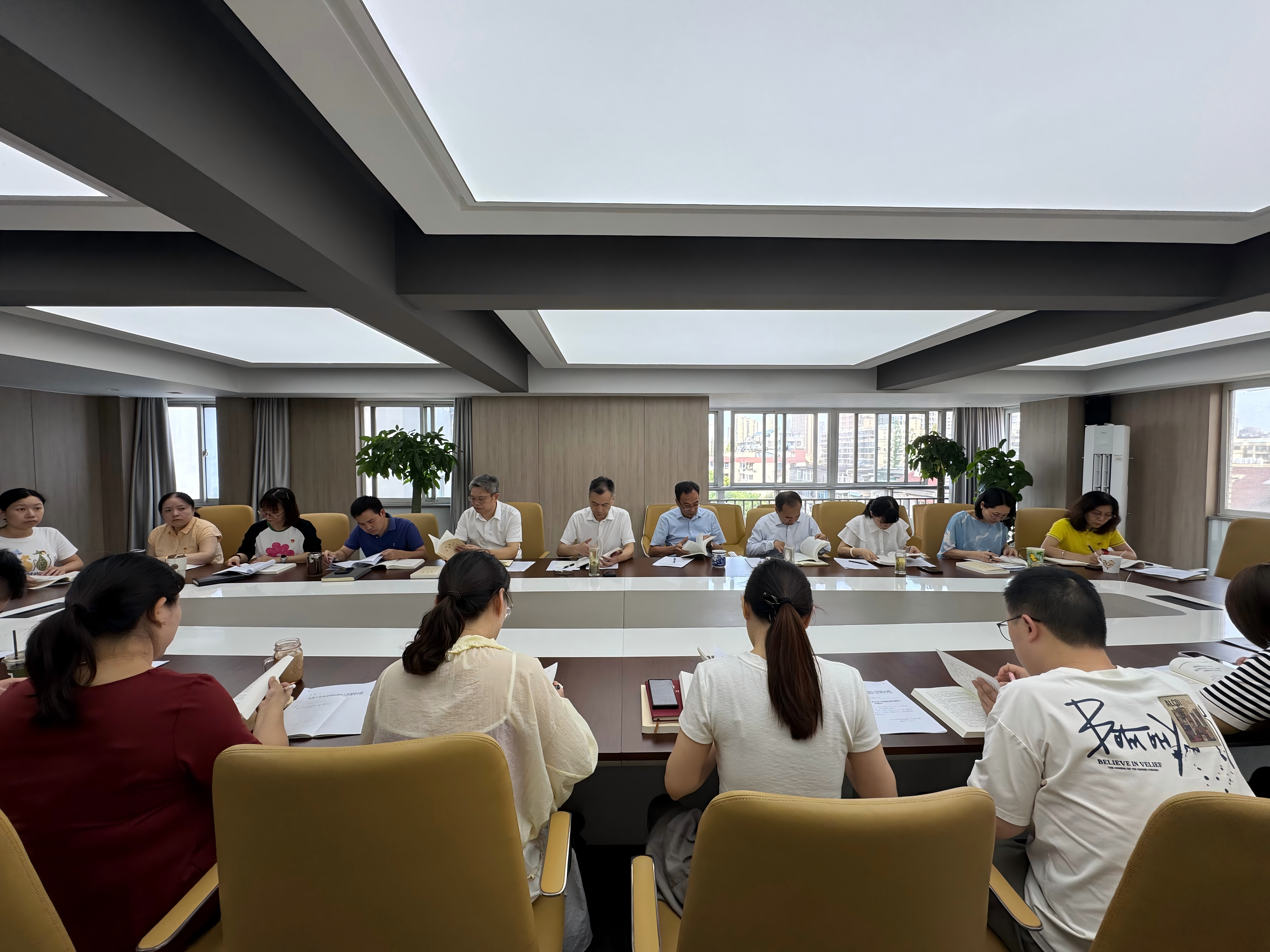 
                大数据中心举办习近平新时代中国特色社会主义思想读书班
